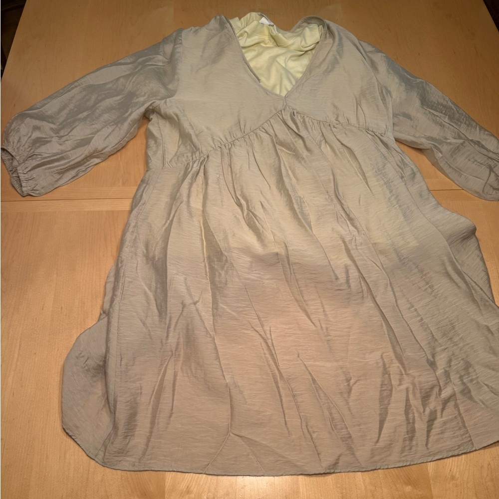 H&M Light Cream V-Neck Babydoll Dress